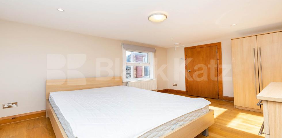 			2 Bedroom, 1 bath, 1 reception Maisonette			 Leasowes Road, Leyton 